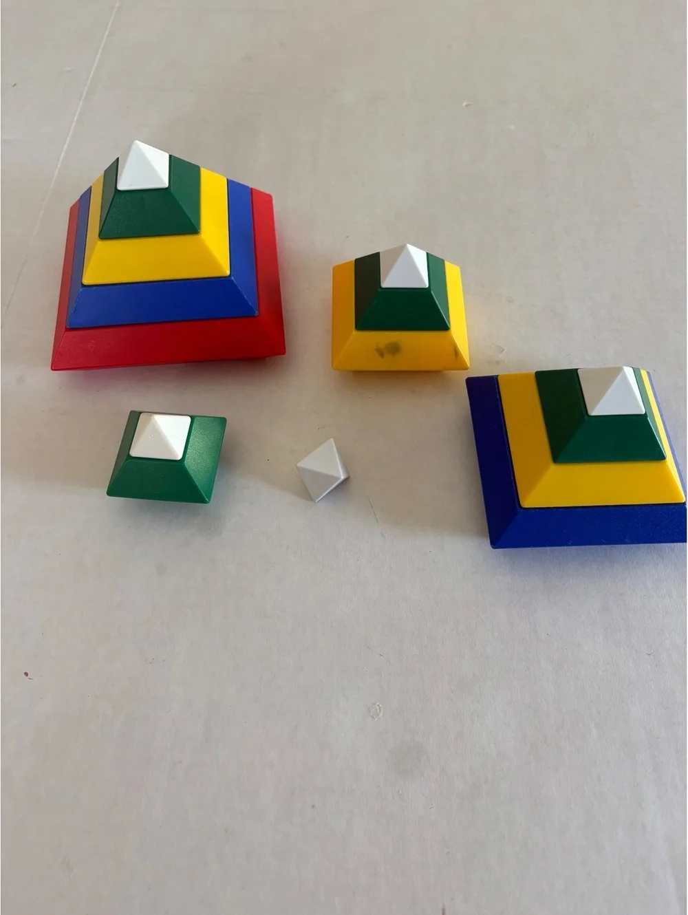15 piece pyramid stacking toy